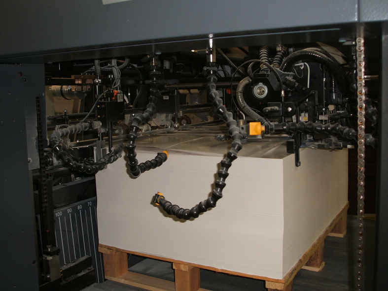 tl_files/verlag-voegel/upload/Impressionen/Bundesstiftung Aufarbeitung/1_Bogeneinzug.jpg